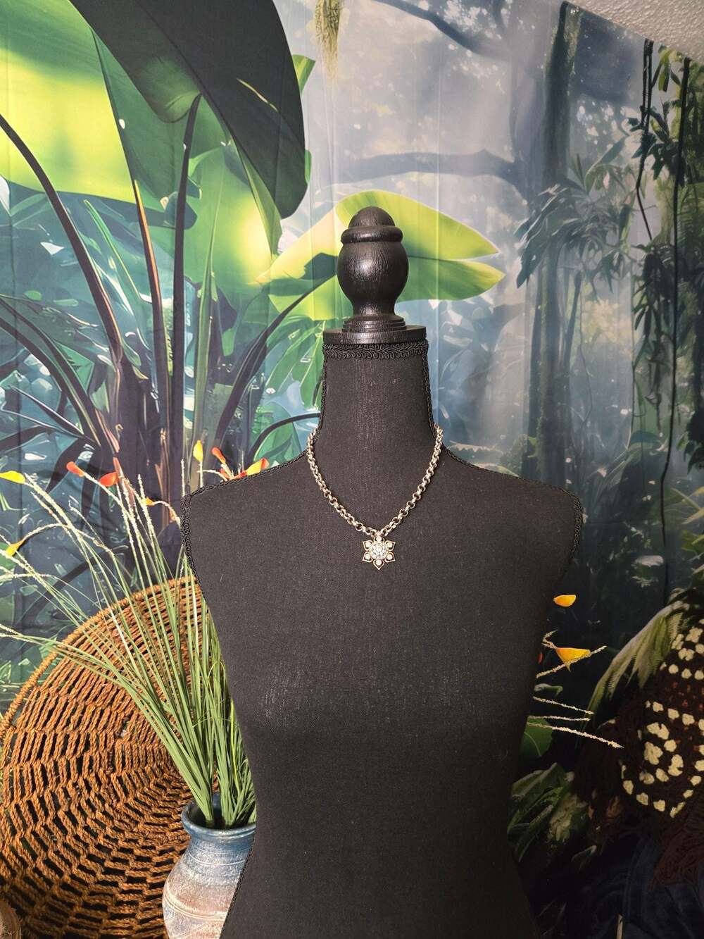 Silver Tone Flower Pendant Necklace